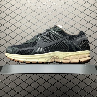 Nike Zoom Vomero 5 Black